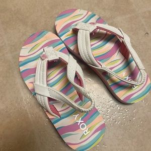 Girl toddler size 10 Roxy sandals